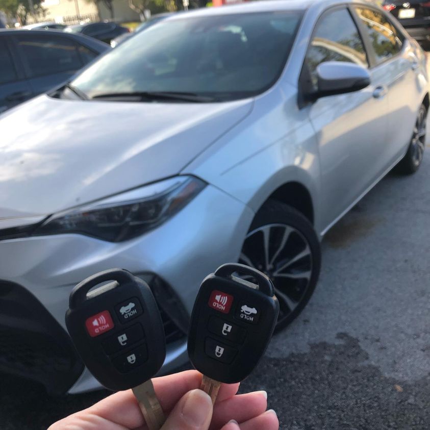 Locked Your Keys in the Car in Fort Lauderdale? Here’s What to Do Next